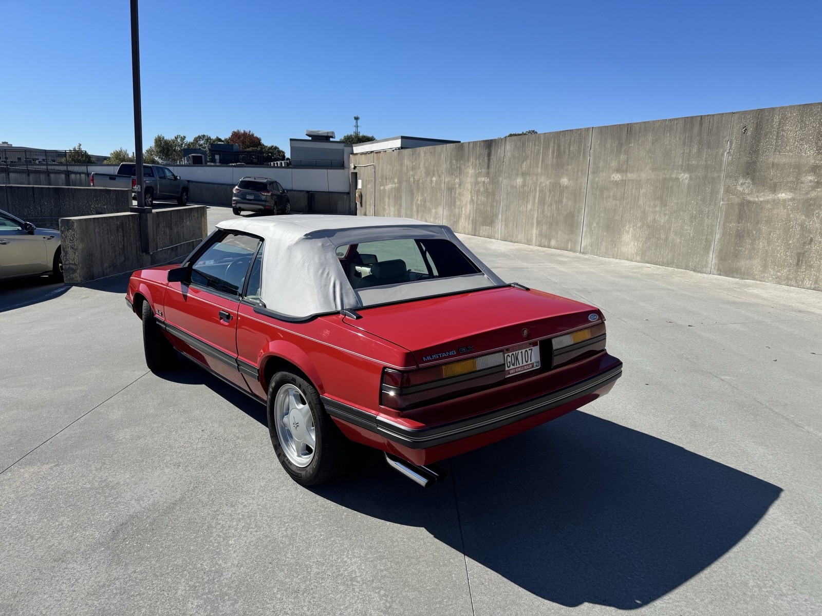 Ford-Mustang-1983-Convertible-2