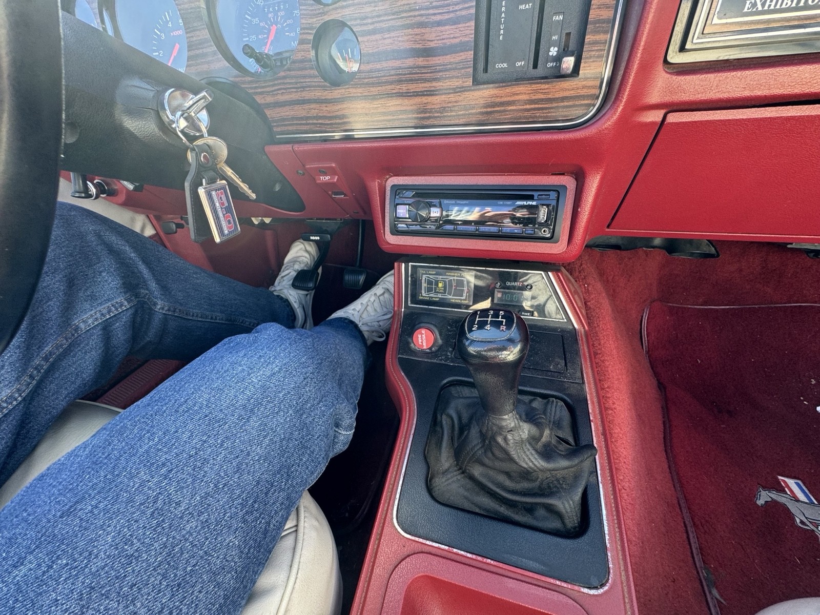 Ford-Mustang-1983-Convertible-22