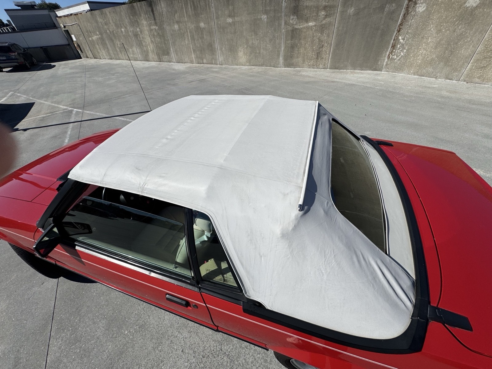 Ford-Mustang-1983-Convertible-8