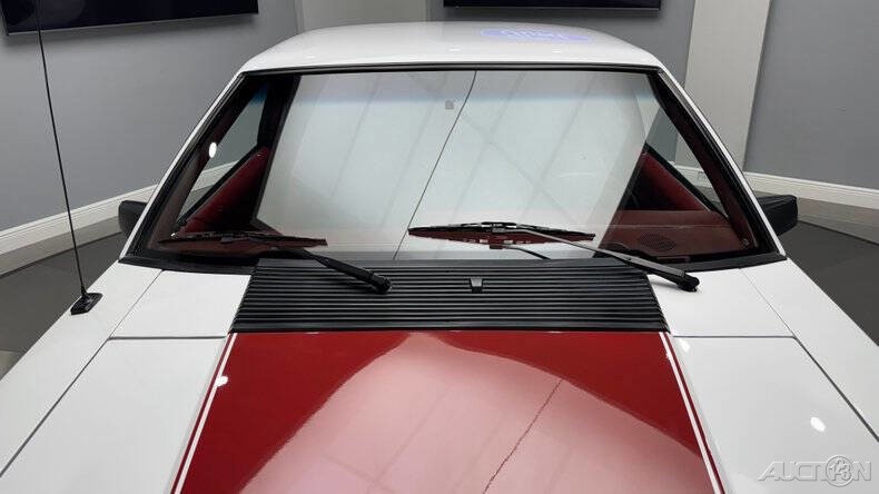 Ford-Mustang-1984-Hatchback-10