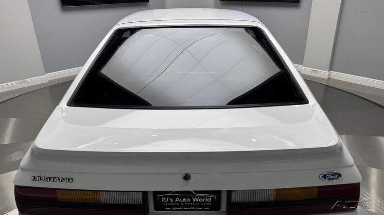 Ford-Mustang-1984-Hatchback-21