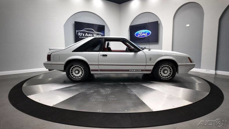 Ford-Mustang-1984-Hatchback-4