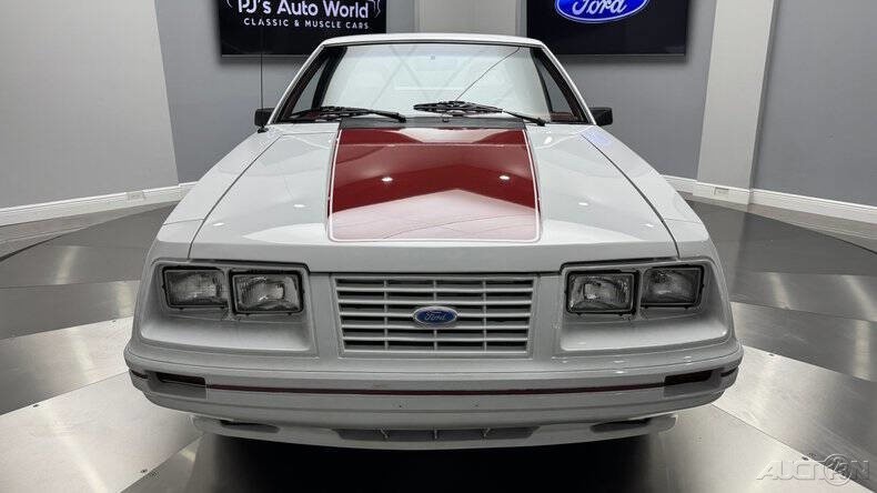 Ford-Mustang-1984-Hatchback-8