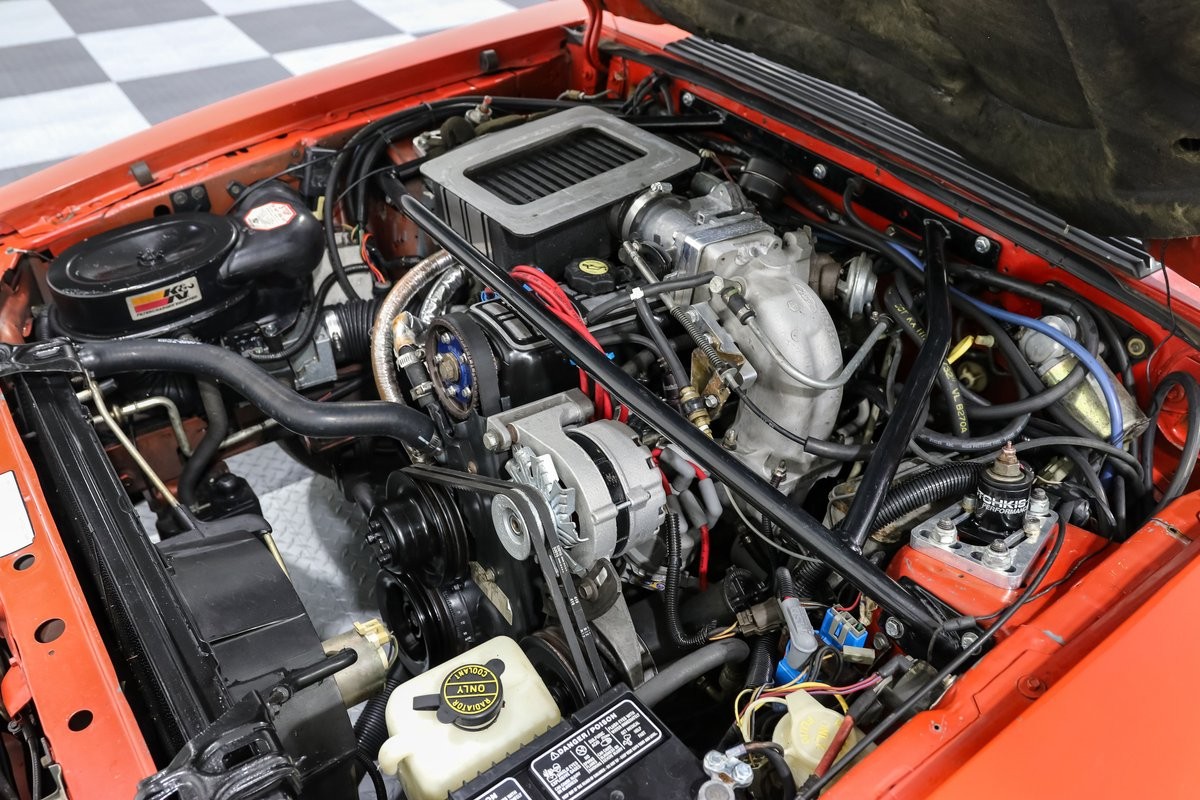 Ford-Mustang-1985-Hatchback-10