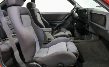 Ford-Mustang-1985-Hatchback-16