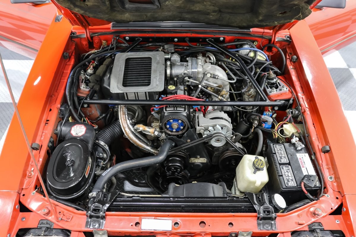 Ford-Mustang-1985-Hatchback-9