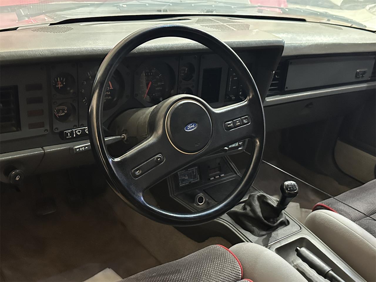 Ford-Mustang-1985-Pink-Gray-11