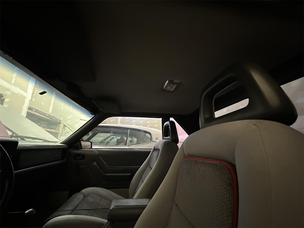 Ford-Mustang-1985-Pink-Gray-12