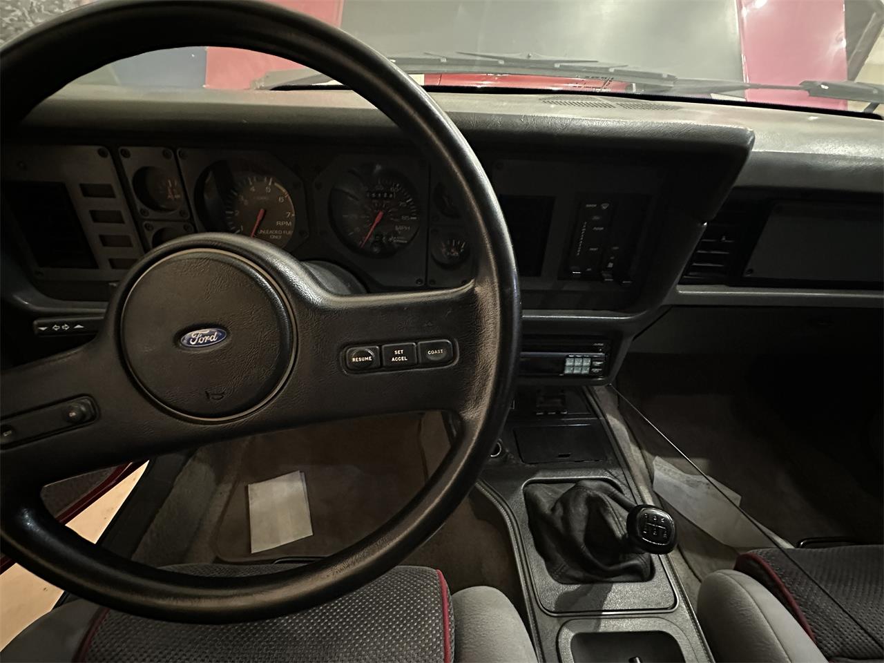 Ford-Mustang-1985-Pink-Gray-14