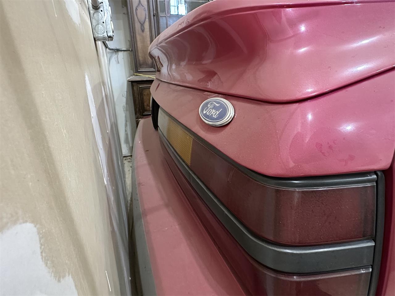 Ford-Mustang-1985-Pink-Gray-19