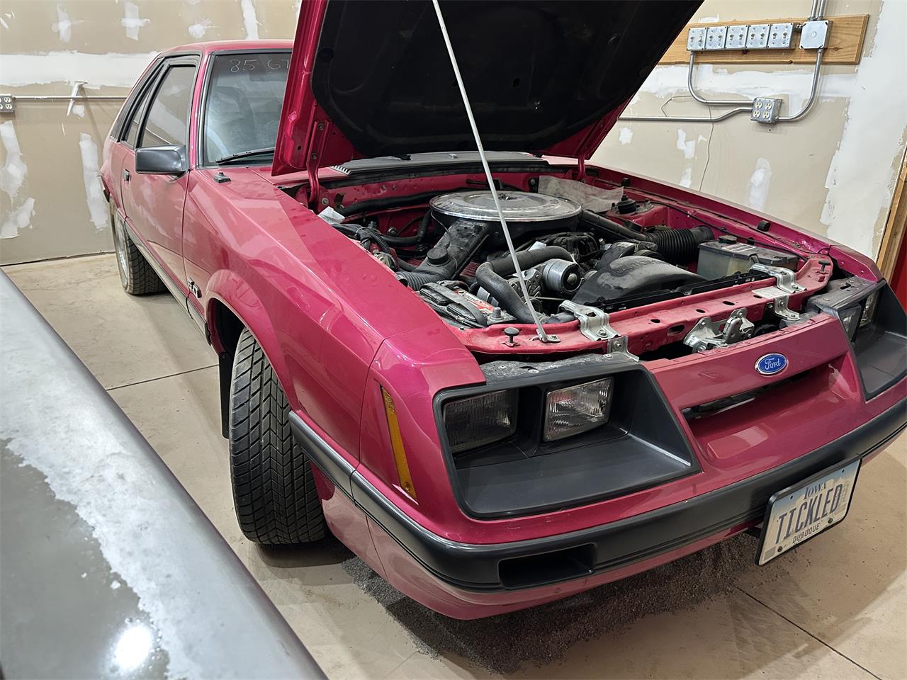 Ford-Mustang-1985-Pink-Gray-21