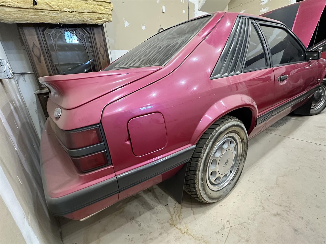 Ford-Mustang-1985-Pink-Gray-23