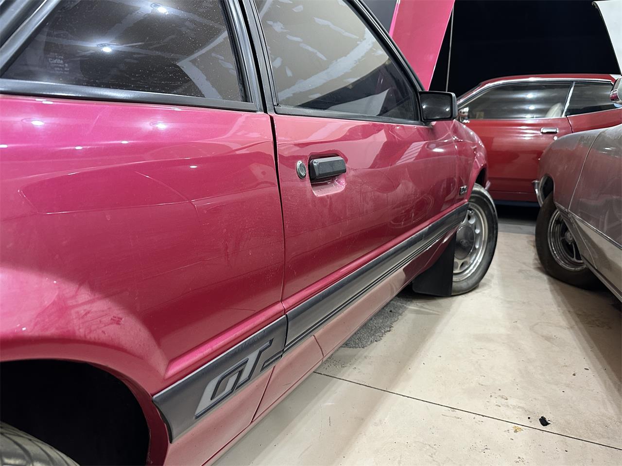 Ford-Mustang-1985-Pink-Gray-24