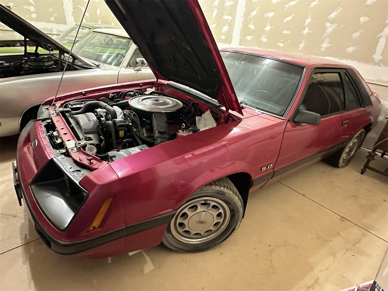 Ford-Mustang-1985-Pink-Gray-7