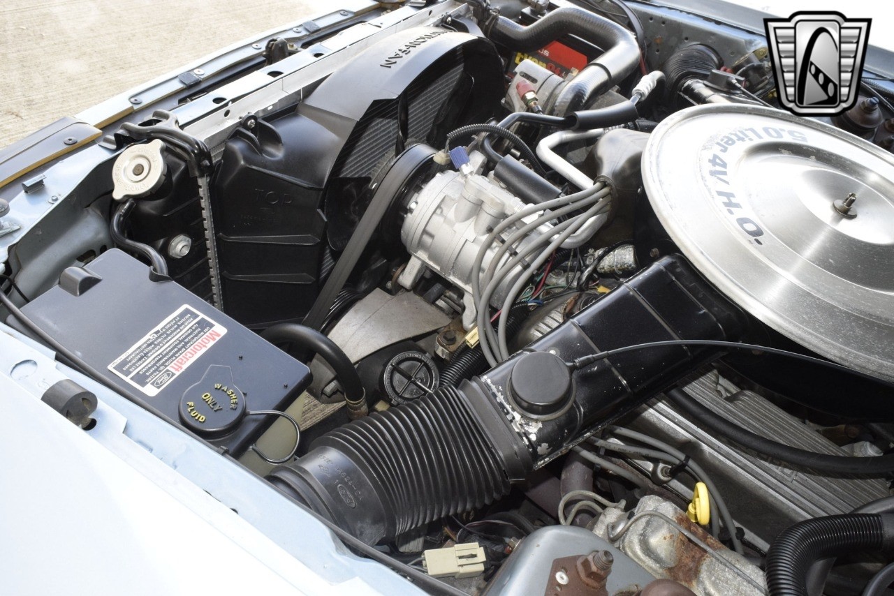 Ford-Mustang-1985-coupe-21