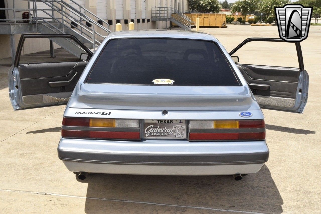 Ford-Mustang-1985-coupe-29