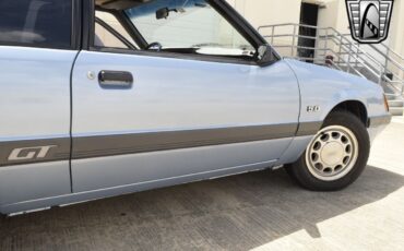 Ford-Mustang-1985-coupe-30