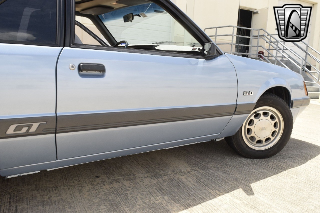 Ford-Mustang-1985-coupe-30