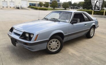 Ford-Mustang-1985-coupe-32