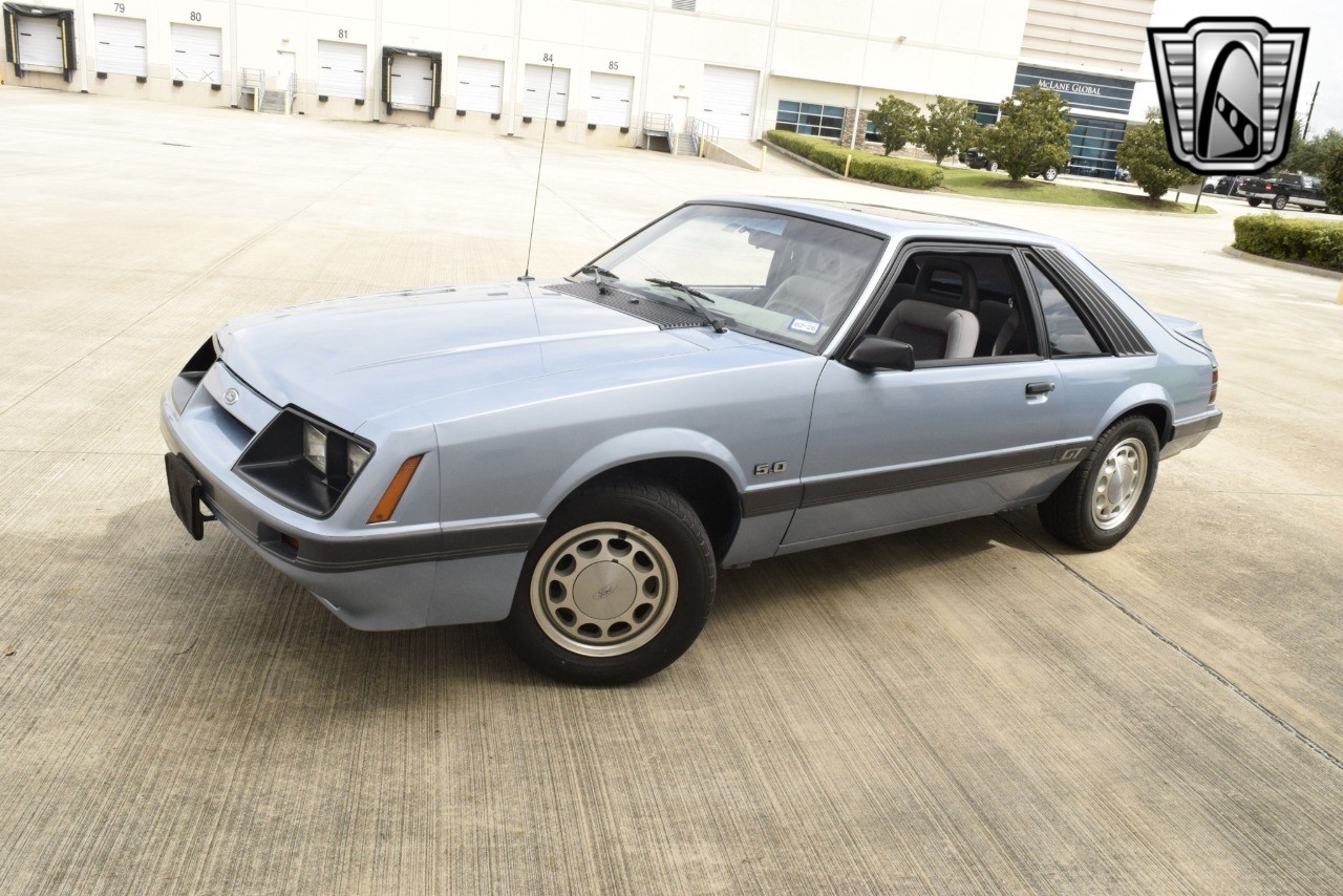 Ford-Mustang-1985-coupe-33