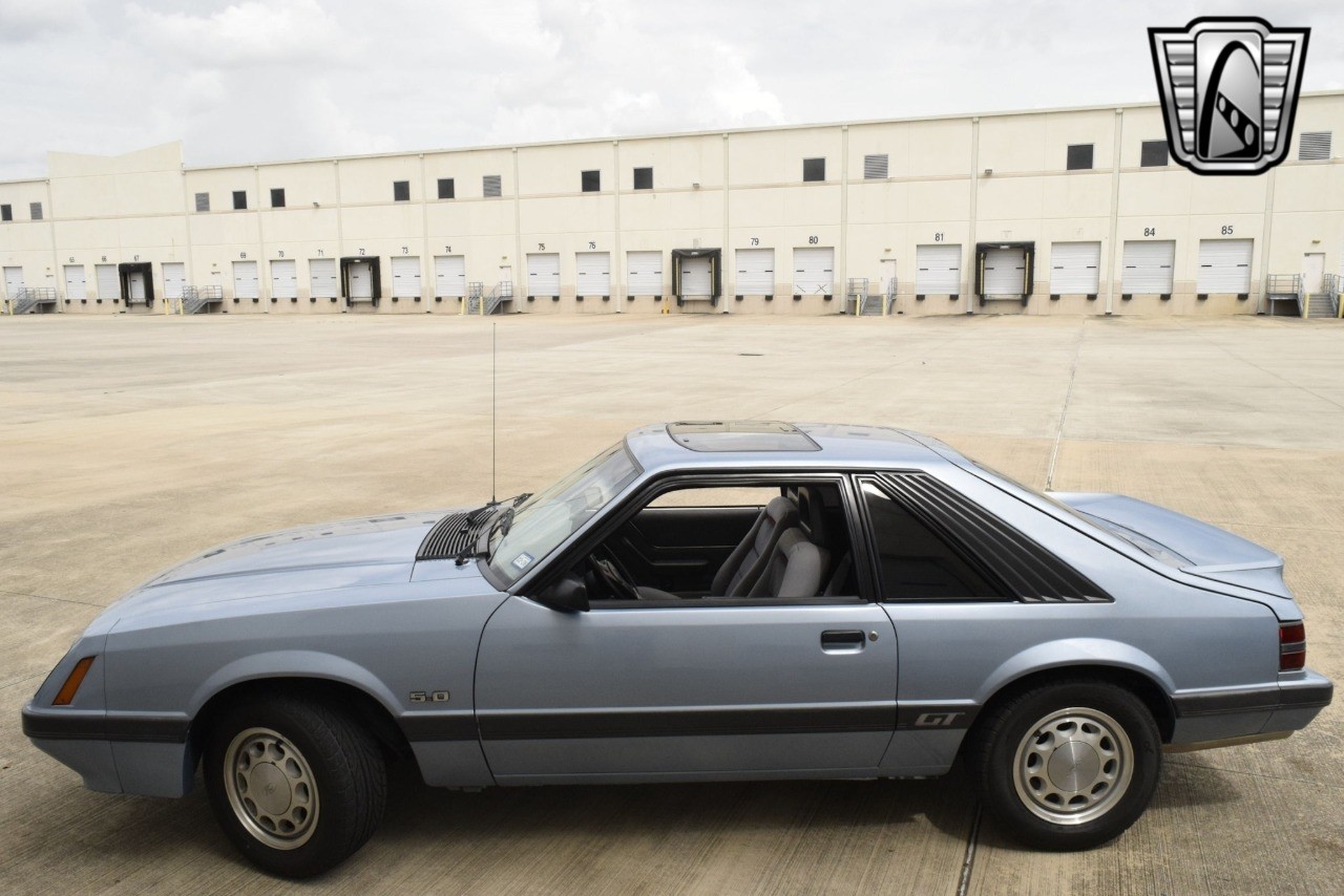 Ford-Mustang-1985-coupe-34