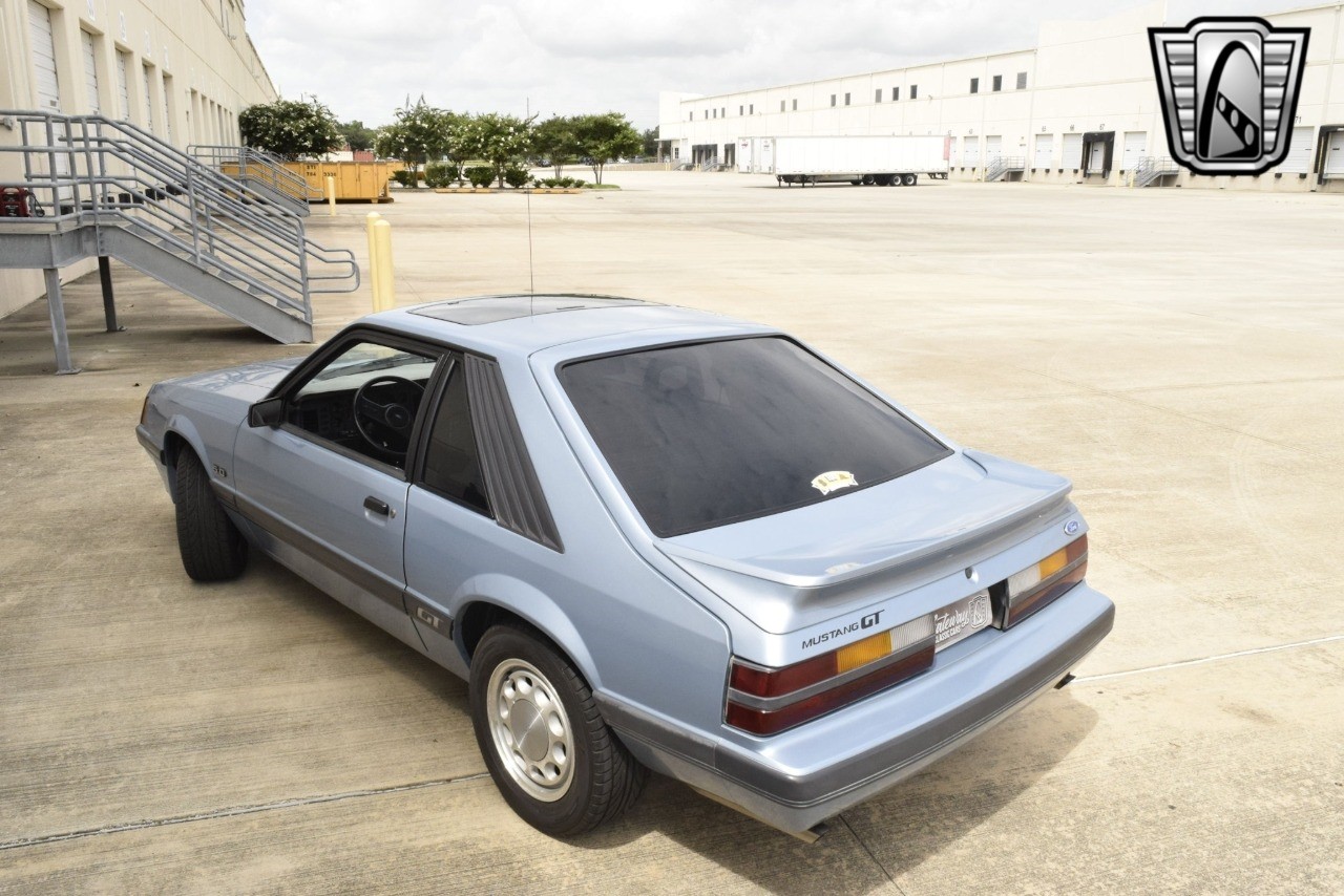 Ford-Mustang-1985-coupe-36