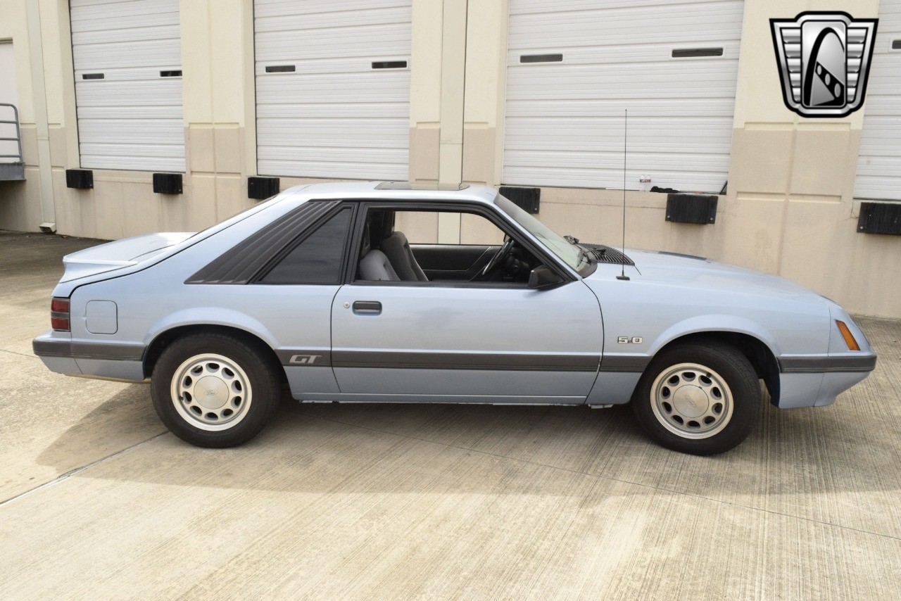 Ford-Mustang-1985-coupe-6