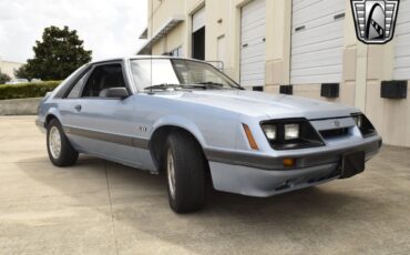 Ford-Mustang-1985-coupe-7