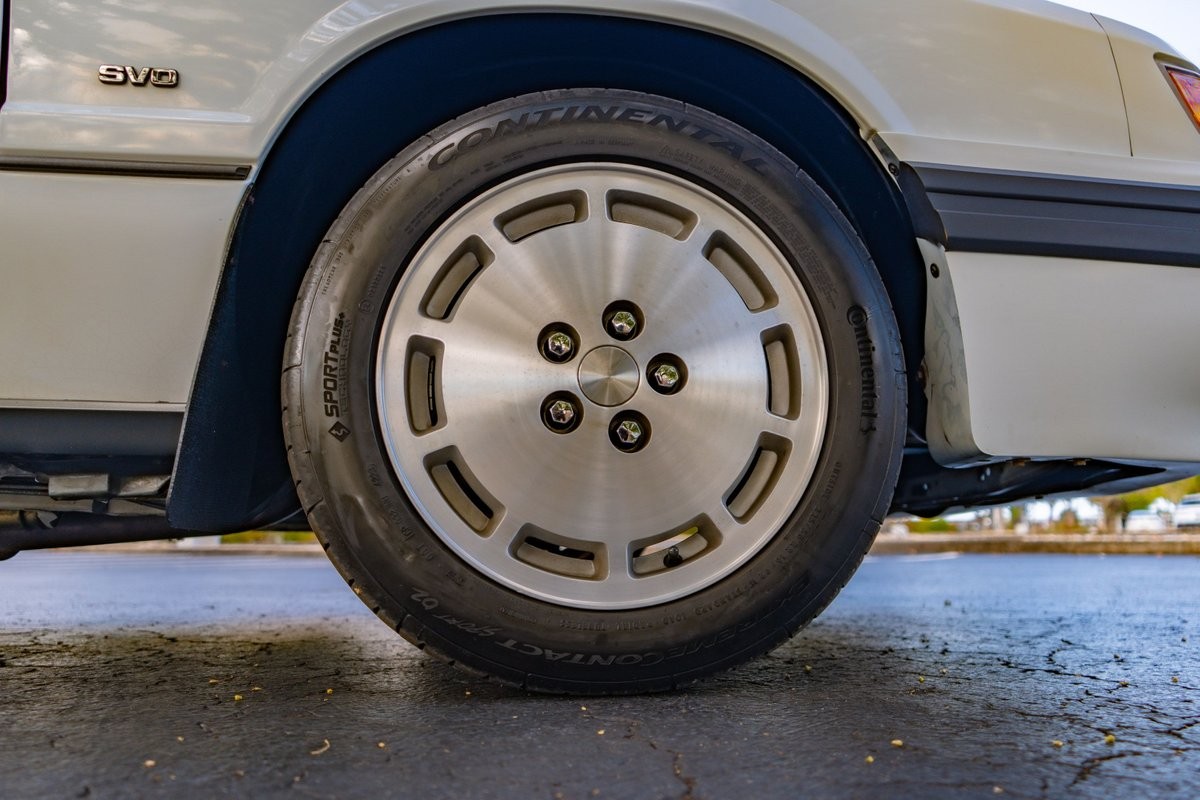 Ford-Mustang-1986-16