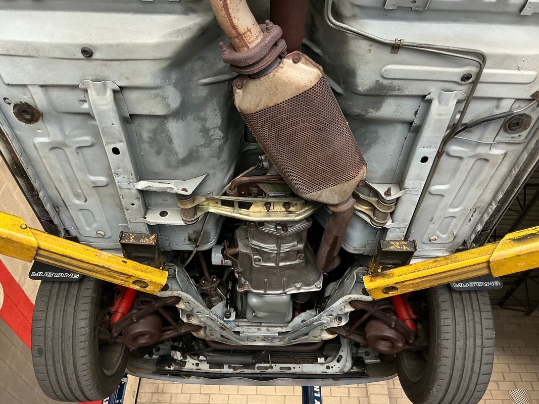 Ford-Mustang-1986-34