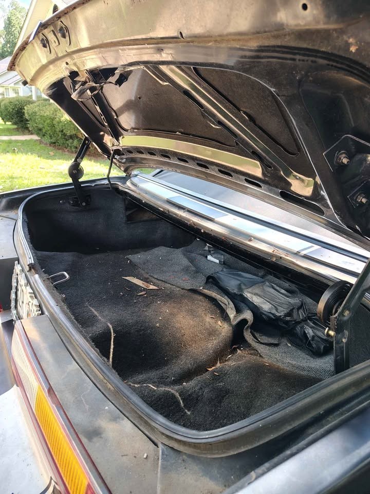 Ford-Mustang-1986-Convertible-11