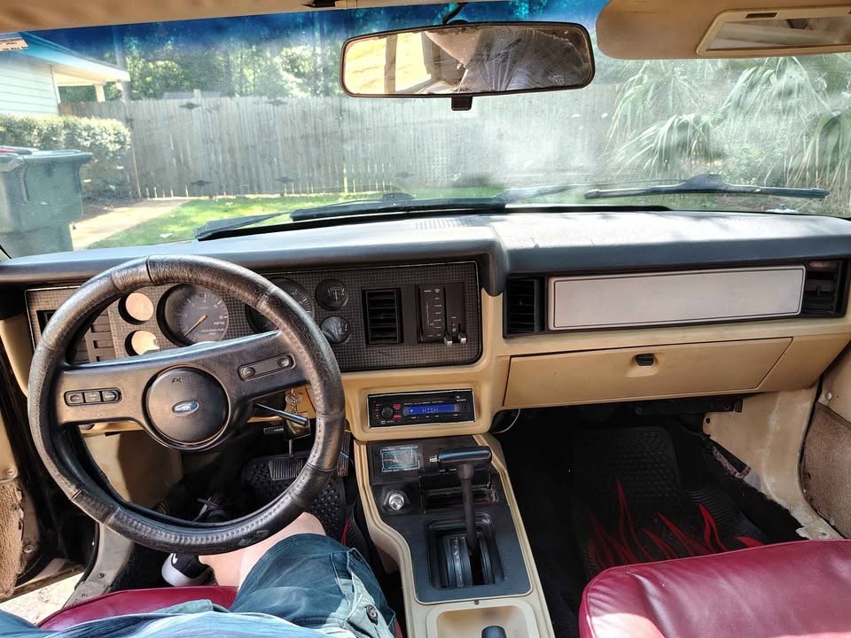 Ford-Mustang-1986-Convertible-3