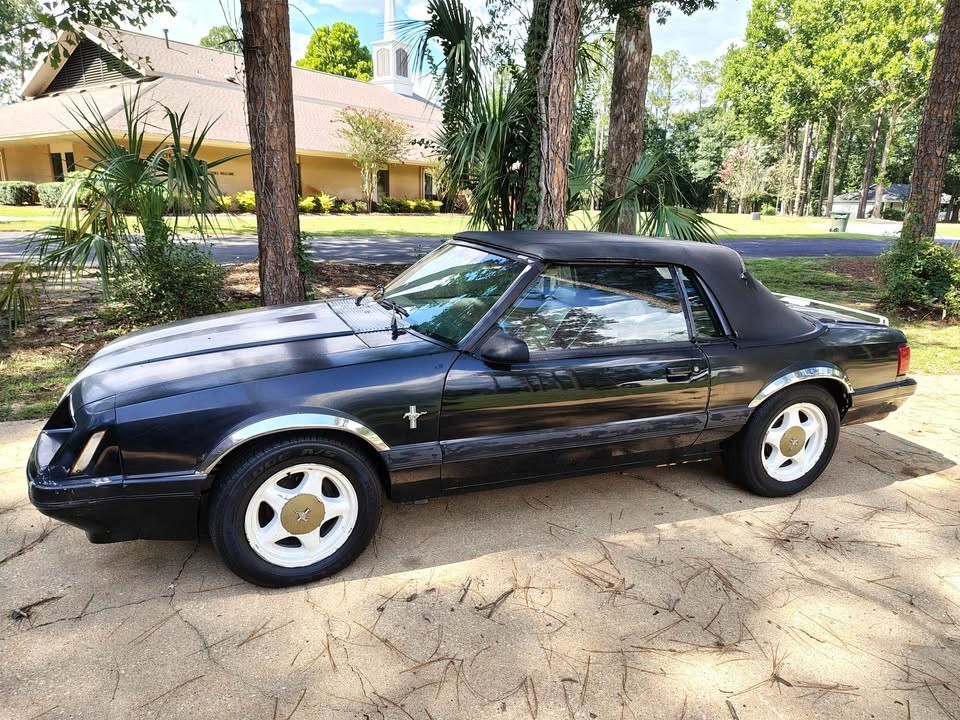 Ford-Mustang-1986-Convertible-9