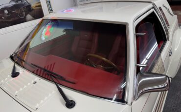 Ford-Mustang-1986-Sedan-11