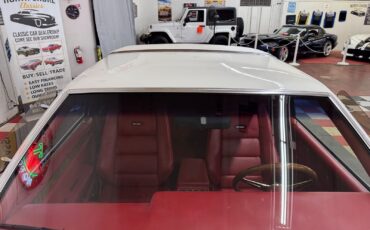 Ford-Mustang-1986-Sedan-20