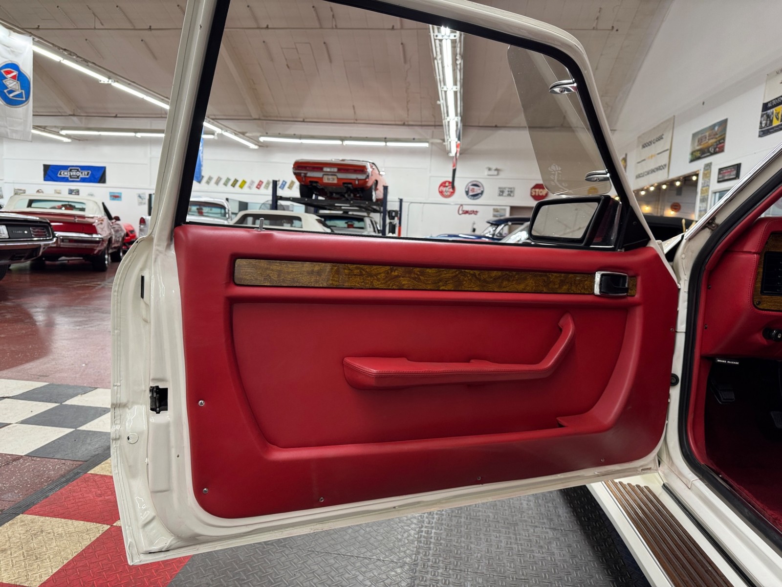 Ford-Mustang-1986-Sedan-38