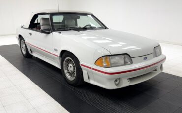 Ford-Mustang-1987-Oxford-White-Scarlet-Red-10