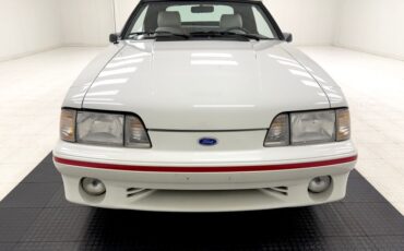 Ford-Mustang-1987-Oxford-White-Scarlet-Red-11