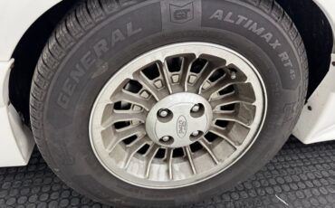 Ford-Mustang-1987-Oxford-White-Scarlet-Red-13