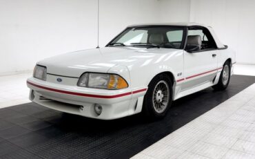 Ford-Mustang-1987-Oxford-White-Scarlet-Red-2