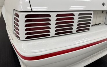 Ford-Mustang-1987-Oxford-White-Scarlet-Red-21