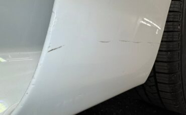 Ford-Mustang-1987-Oxford-White-Scarlet-Red-26