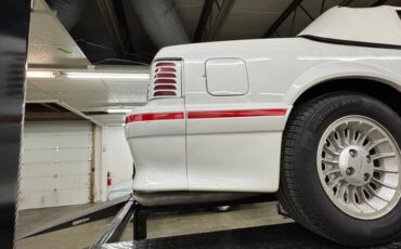 Ford-Mustang-1987-Oxford-White-Scarlet-Red-27