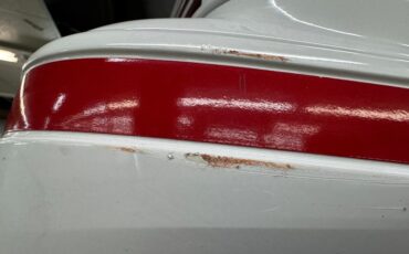 Ford-Mustang-1987-Oxford-White-Scarlet-Red-28