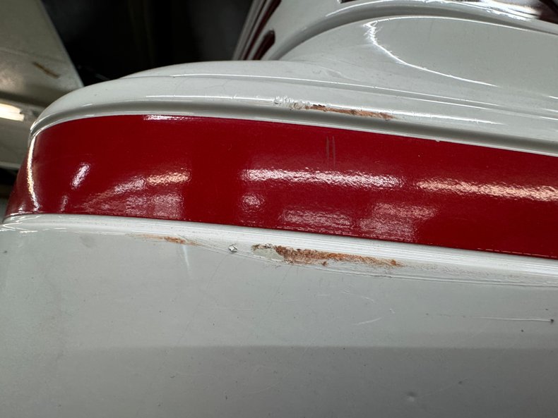 Ford-Mustang-1987-Oxford-White-Scarlet-Red-28