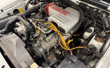 Ford-Mustang-1987-Oxford-White-Scarlet-Red-37