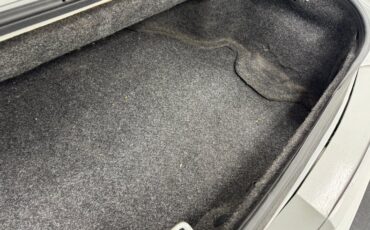 Ford-Mustang-1987-Oxford-White-Scarlet-Red-39