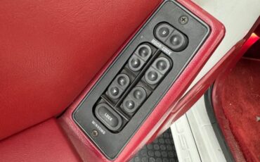 Ford-Mustang-1987-Oxford-White-Scarlet-Red-43