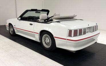 Ford-Mustang-1987-Oxford-White-Scarlet-Red-48