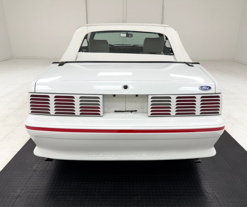 Ford-Mustang-1987-Oxford-White-Scarlet-Red-7